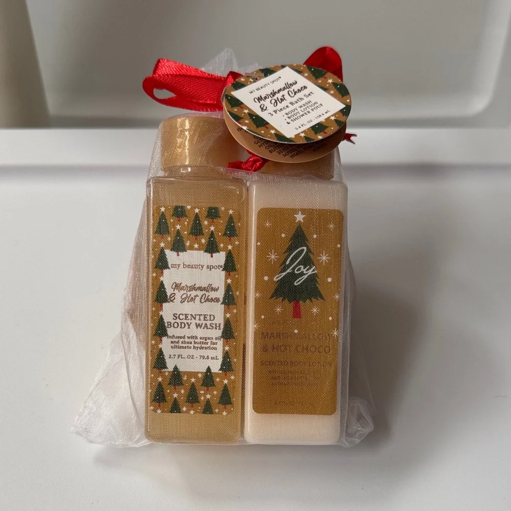 Marshmallow & Hot Chocolate Scented Body Wash, Lotion & Pouf Set NEW